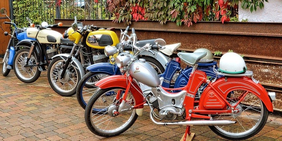 motorcycles-1711872_960_720
