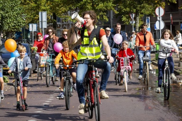 Lawaaiactie Weimarstraat - foto Henriëtte Guest 2020
