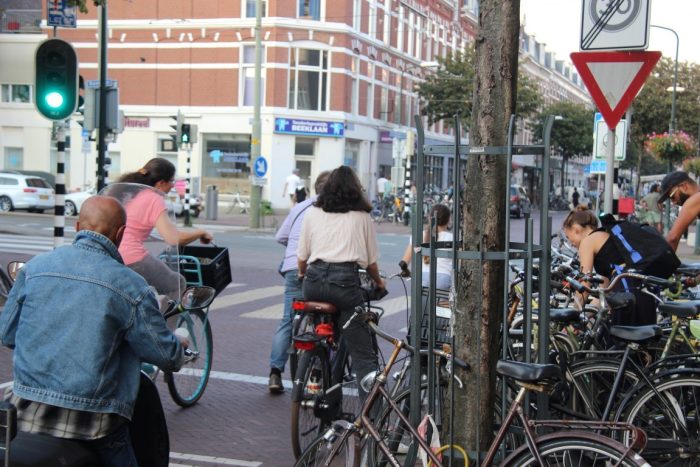 Ongeduld over Weimarstraat Ongeduld over Weimarstraat